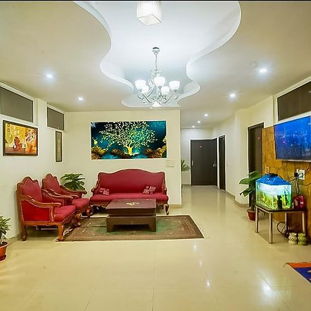 Happy Inn - Near Saket Metro Нью-Дели Экстерьер фото